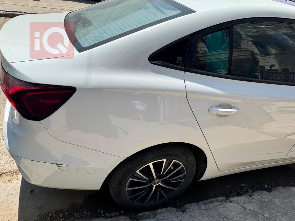 MG 5 Plus